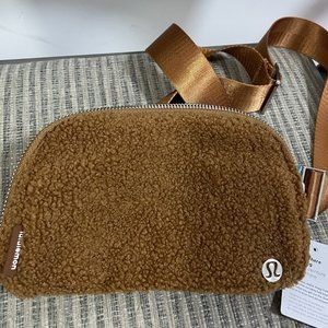 lululemon Everywhere Fleece Belt Bag in Burnt Caramel One Size New BNWT